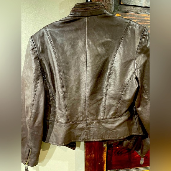 Emanuel Ungaro Leather Jacket - size is 8/20 - would be classified as sm/med - Picture 5 of 6